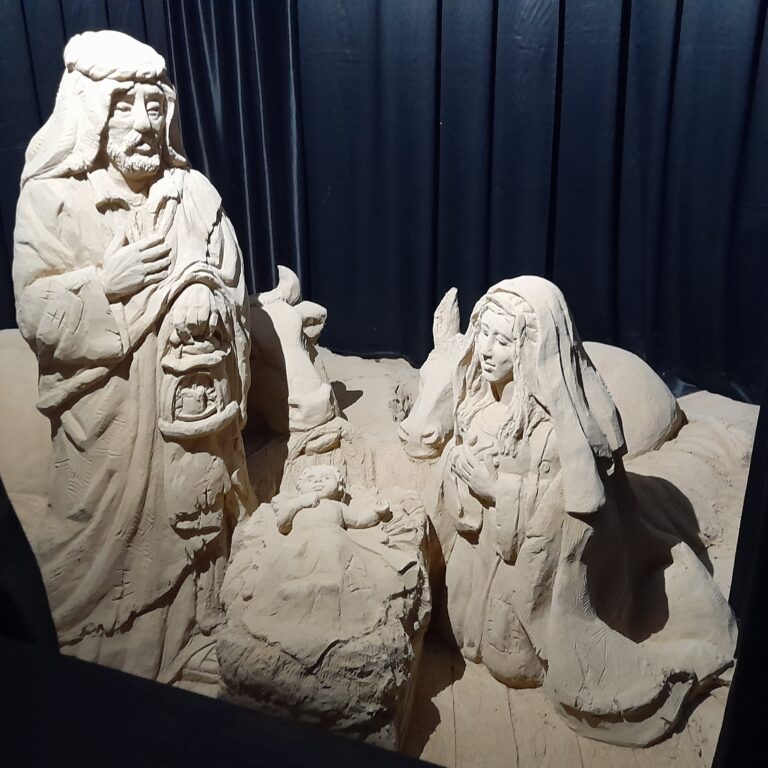 "La sacra famiglia" di Artisti di sabbia di Lignano Sabbiadoro - Sabbia