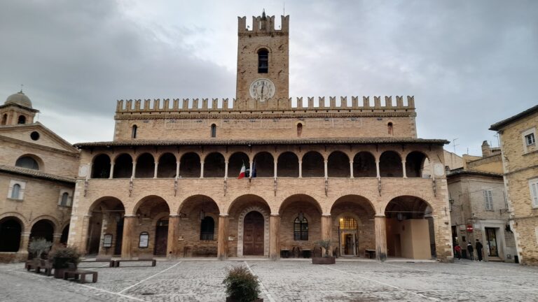 OFFIDA: UN BORGO TUTTO DA DEGUSTARE