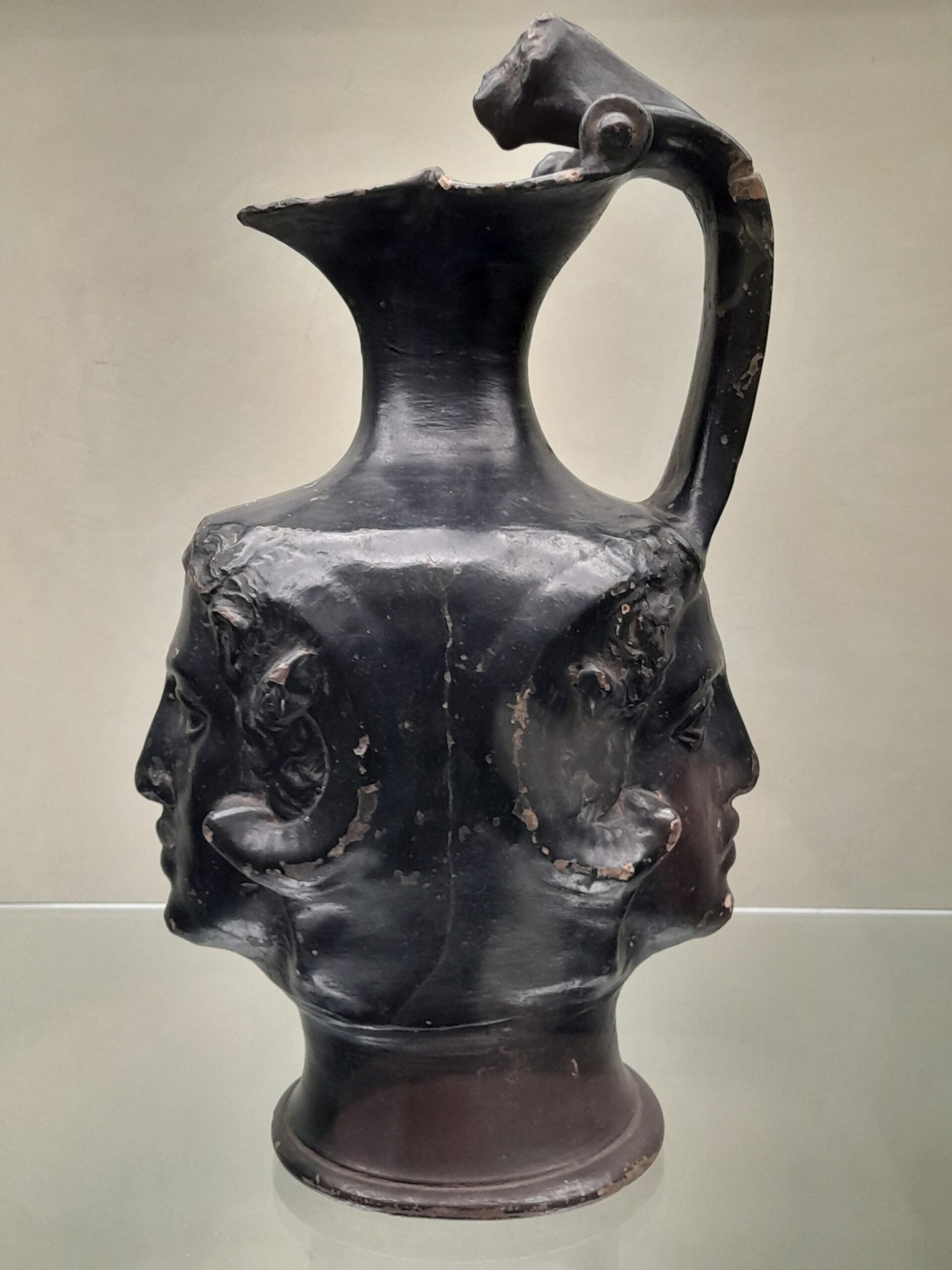 Oinochoe